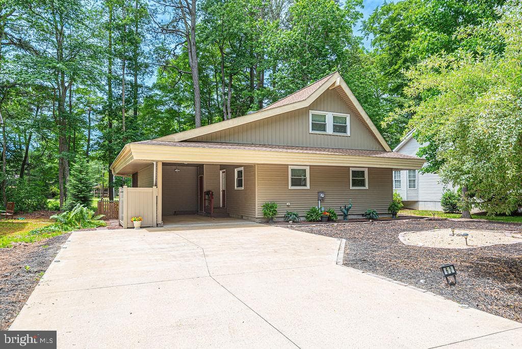 62 Newport Drive