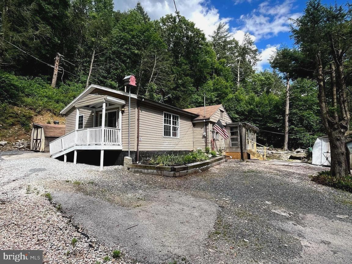 1175 Narrows Road photo 1