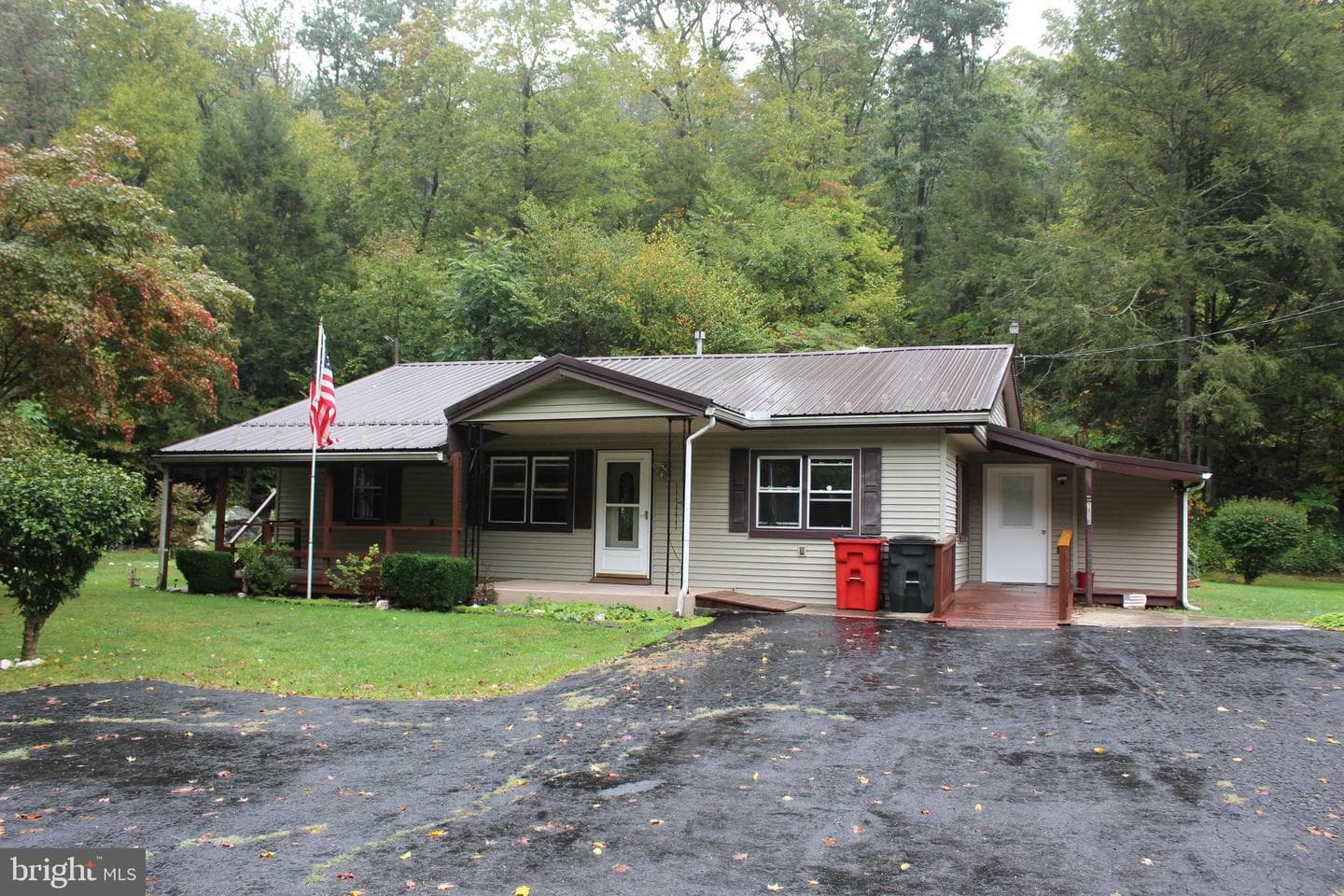 1590 Iron Springs Road photo 1