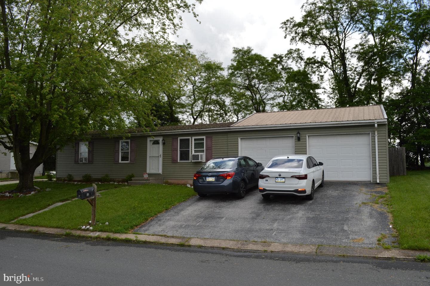 19 E Locust Lane photo 1
