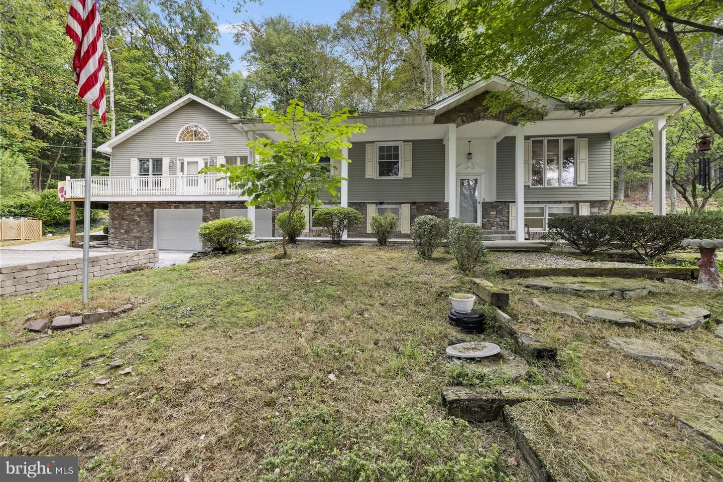 993 Mount Hope Road photo 1