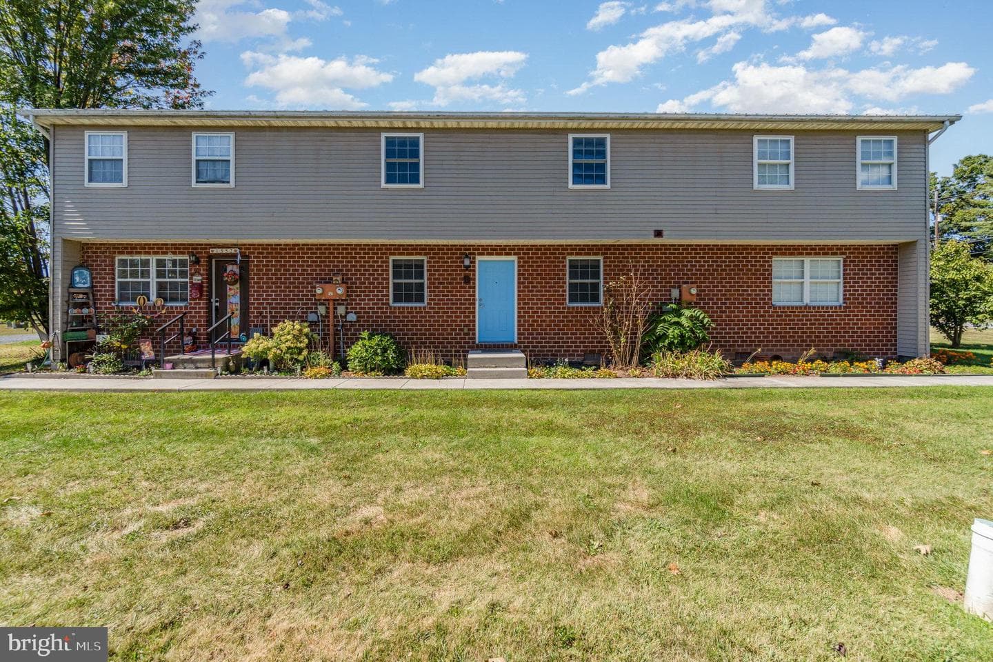 1552 Fairfield Road photo 1