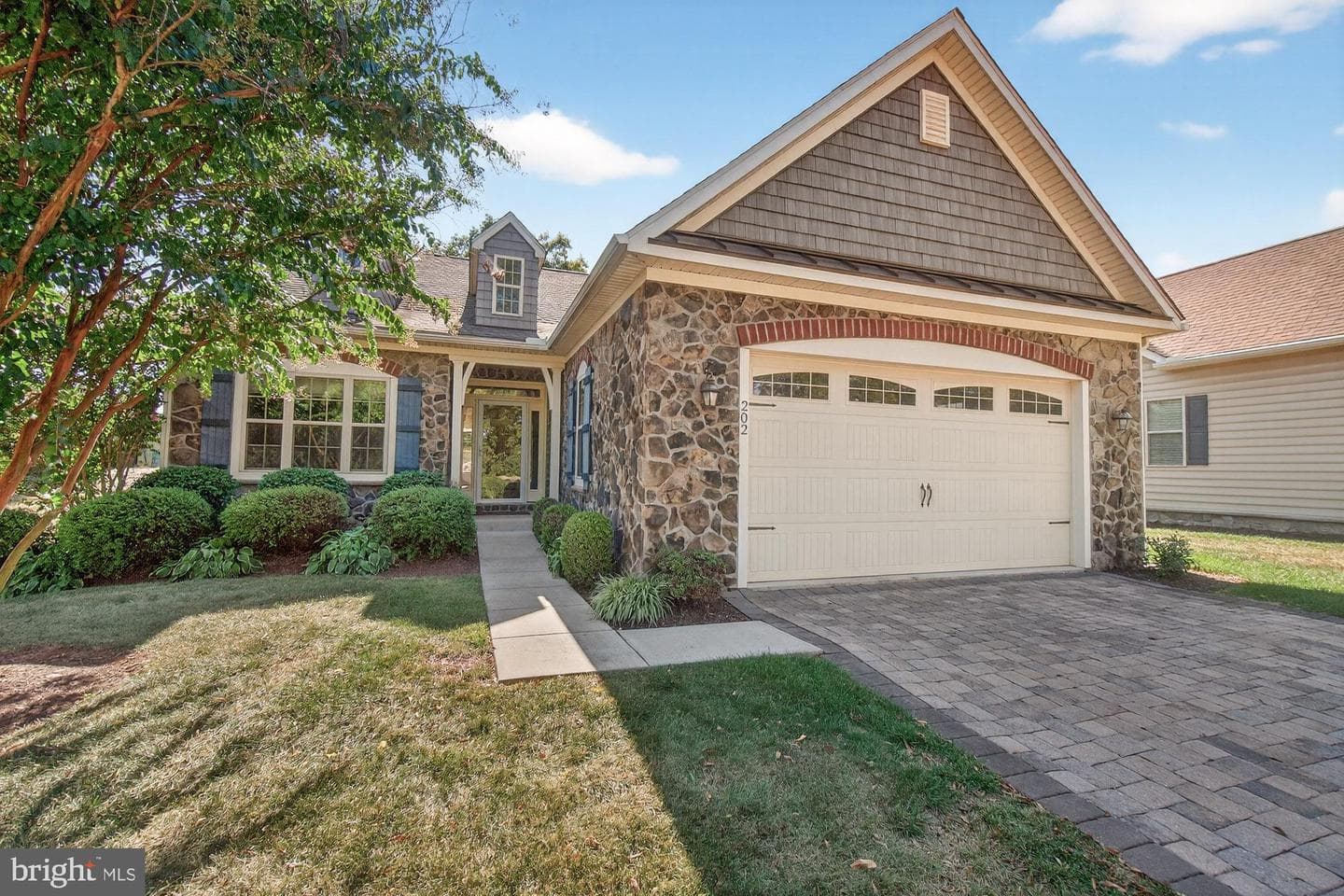 202 Savannah Drive photo 1