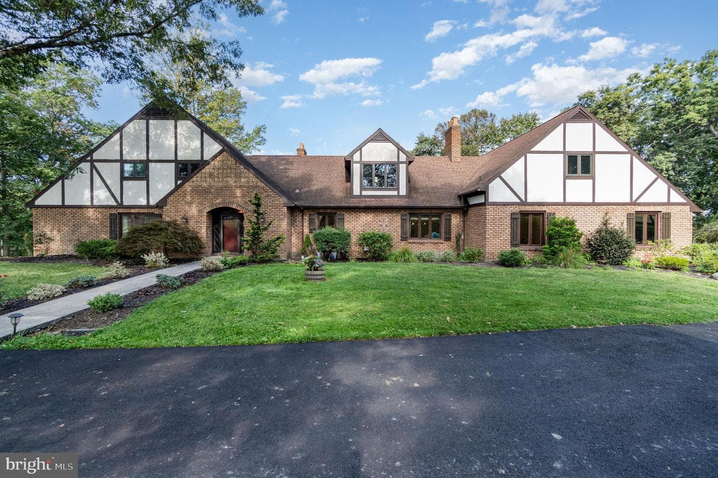2200 Stoney Point Road photo 1