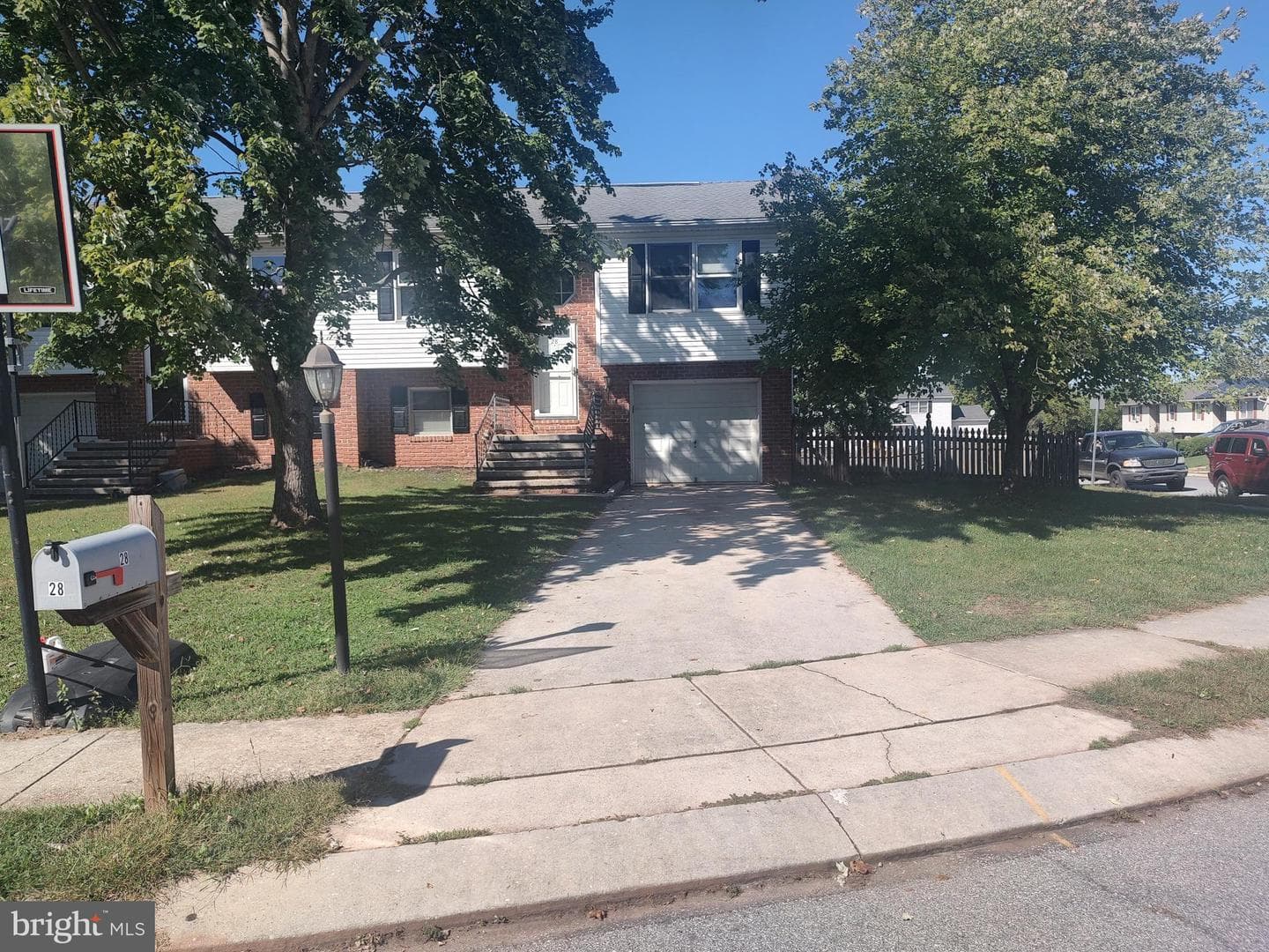 28 Town Circle photo 1