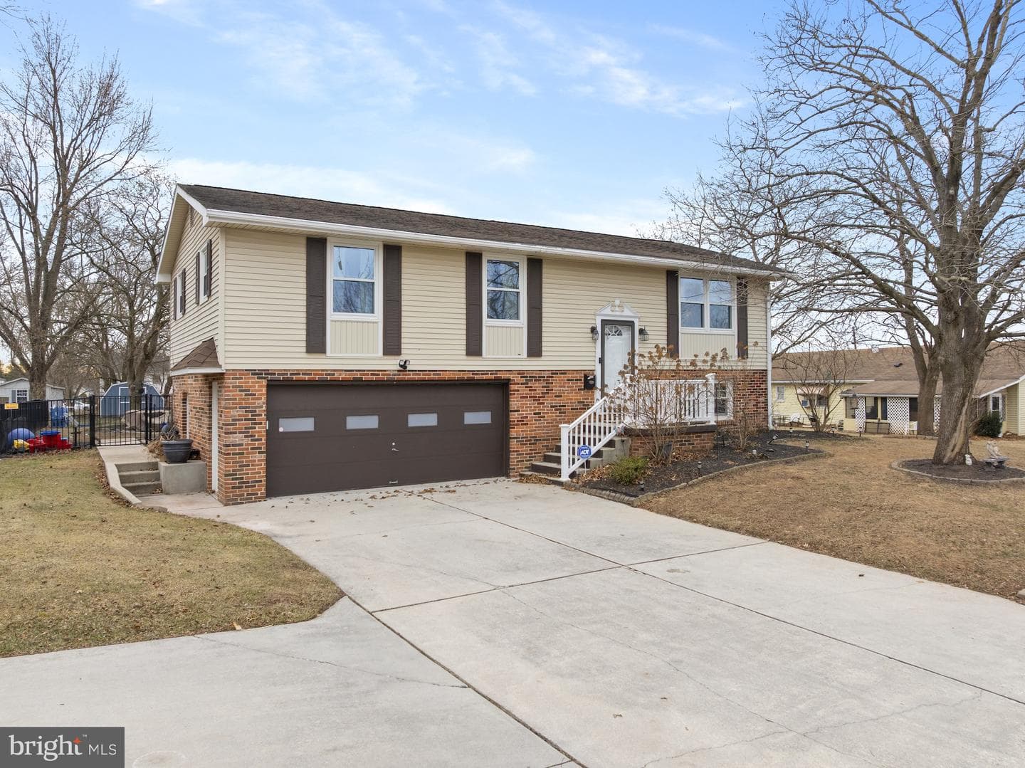 100 Hoke Drive photo 1