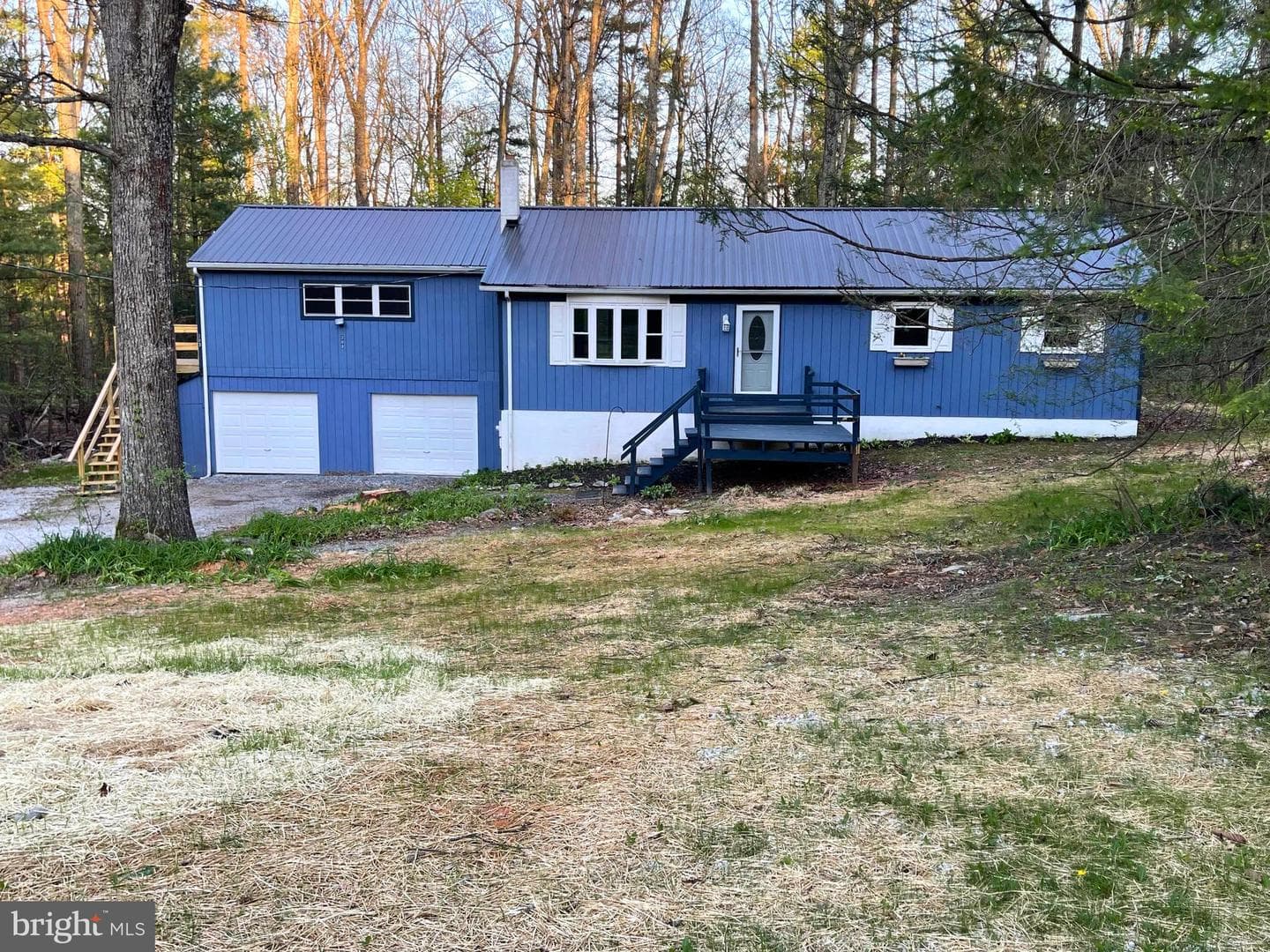 203 Pebble Lane photo 1