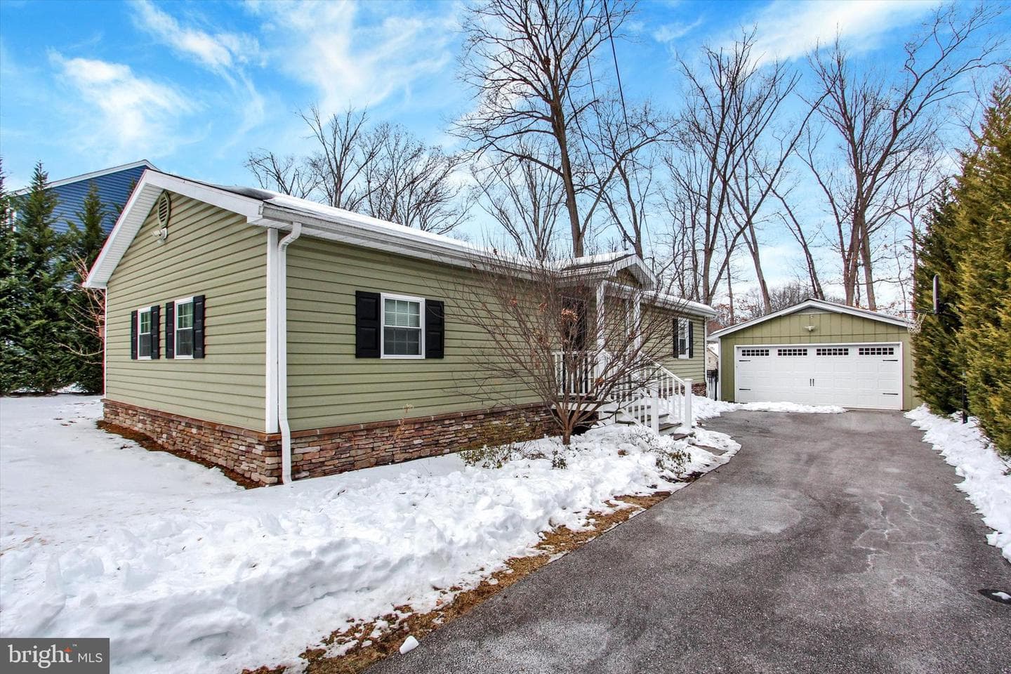 243 Forrest Drive photo 1