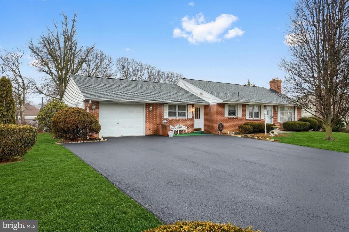 50 Mummert Drive photo 1
