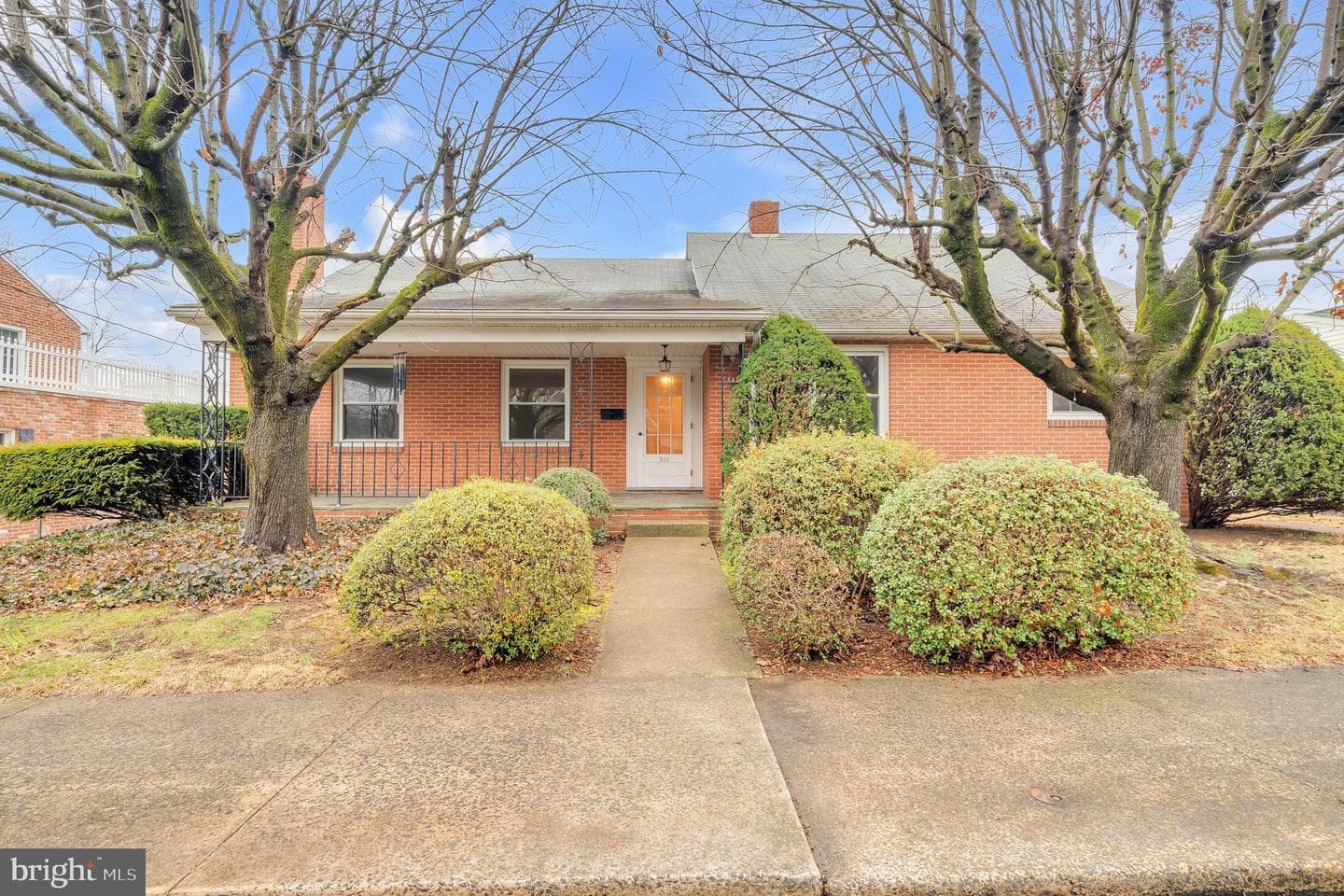 542 Hillcrest Place