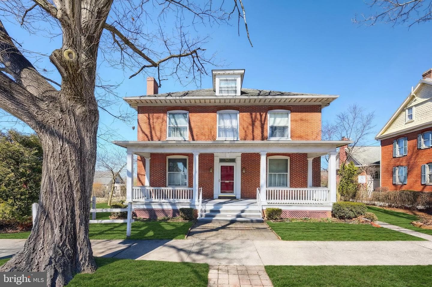 318 Lincoln Way W photo 1