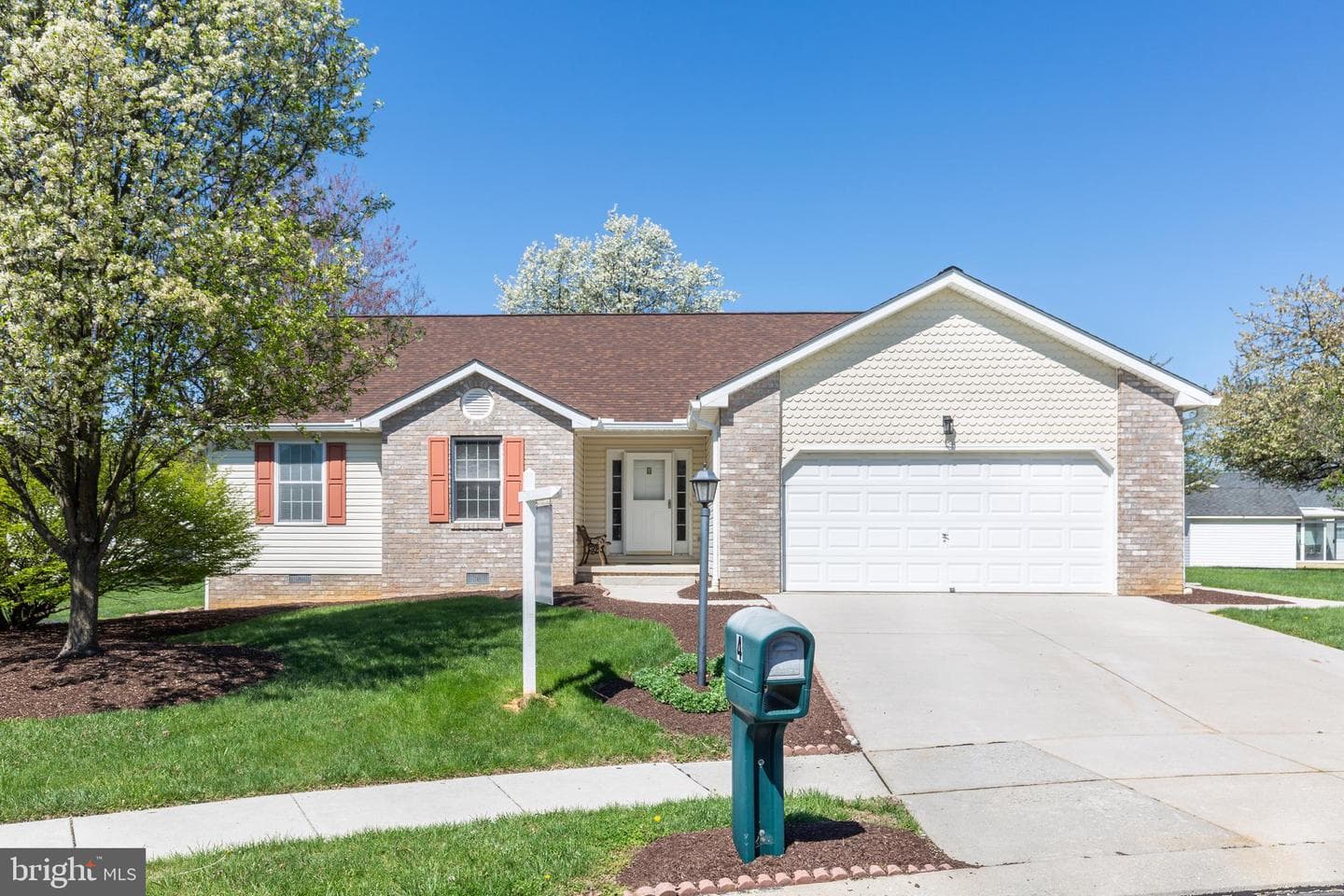 4 Straw Court