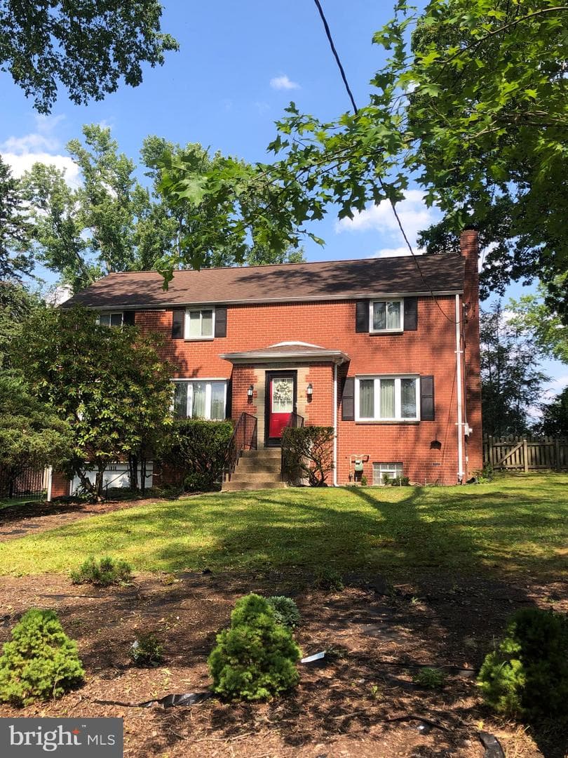 1850 Graham Blvd photo 1