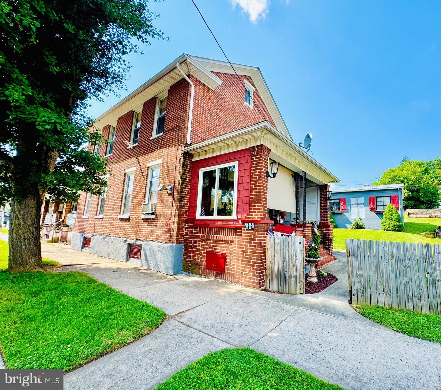908 Main Street photo 1