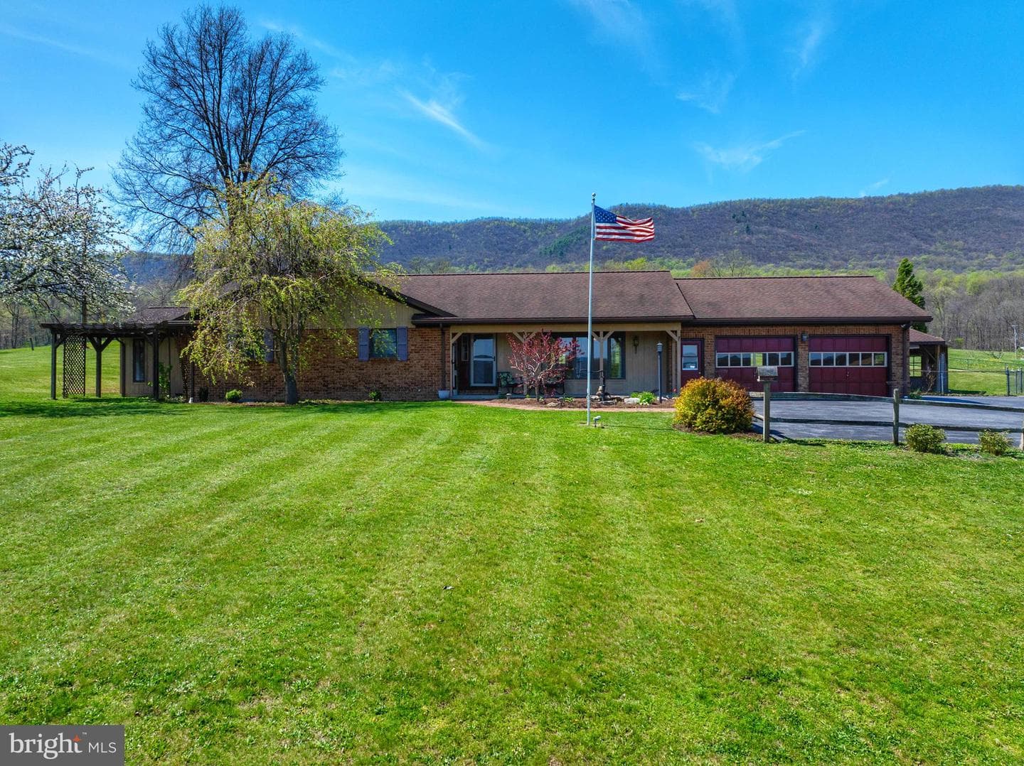 2679 Raystown Road photo 1