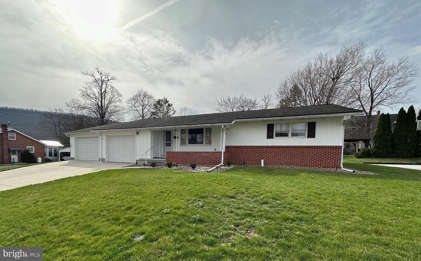 220 E Simpson Street