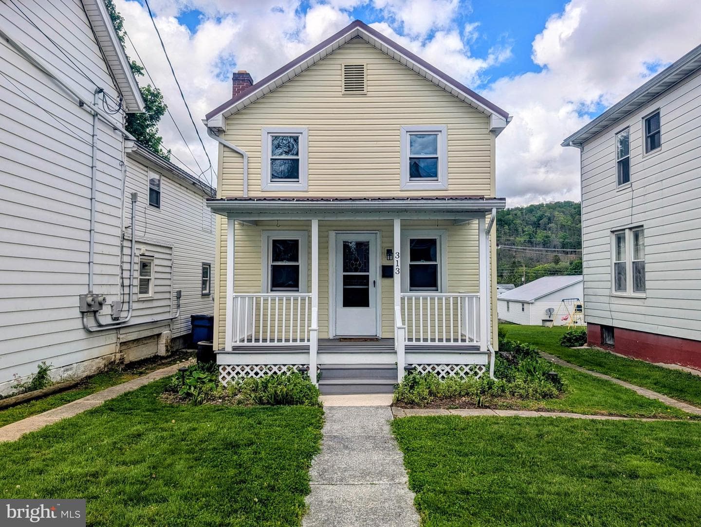 313 E Penn Street photo 1
