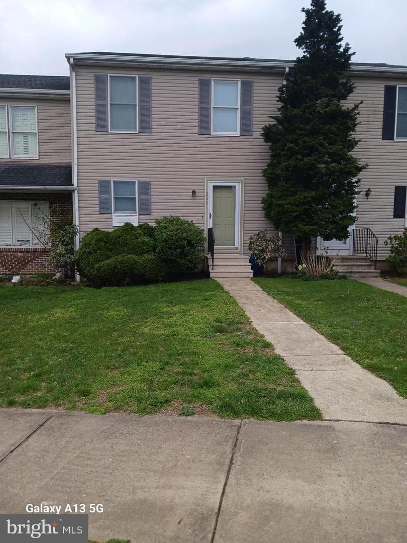 211 Poplar Drive photo 1