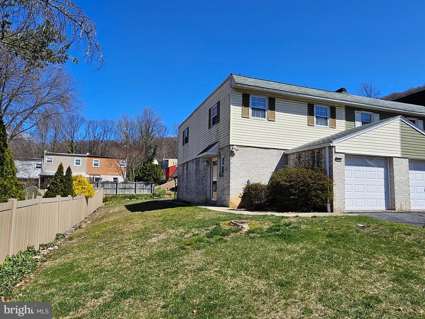 842 Woodchuck Lane photo 1