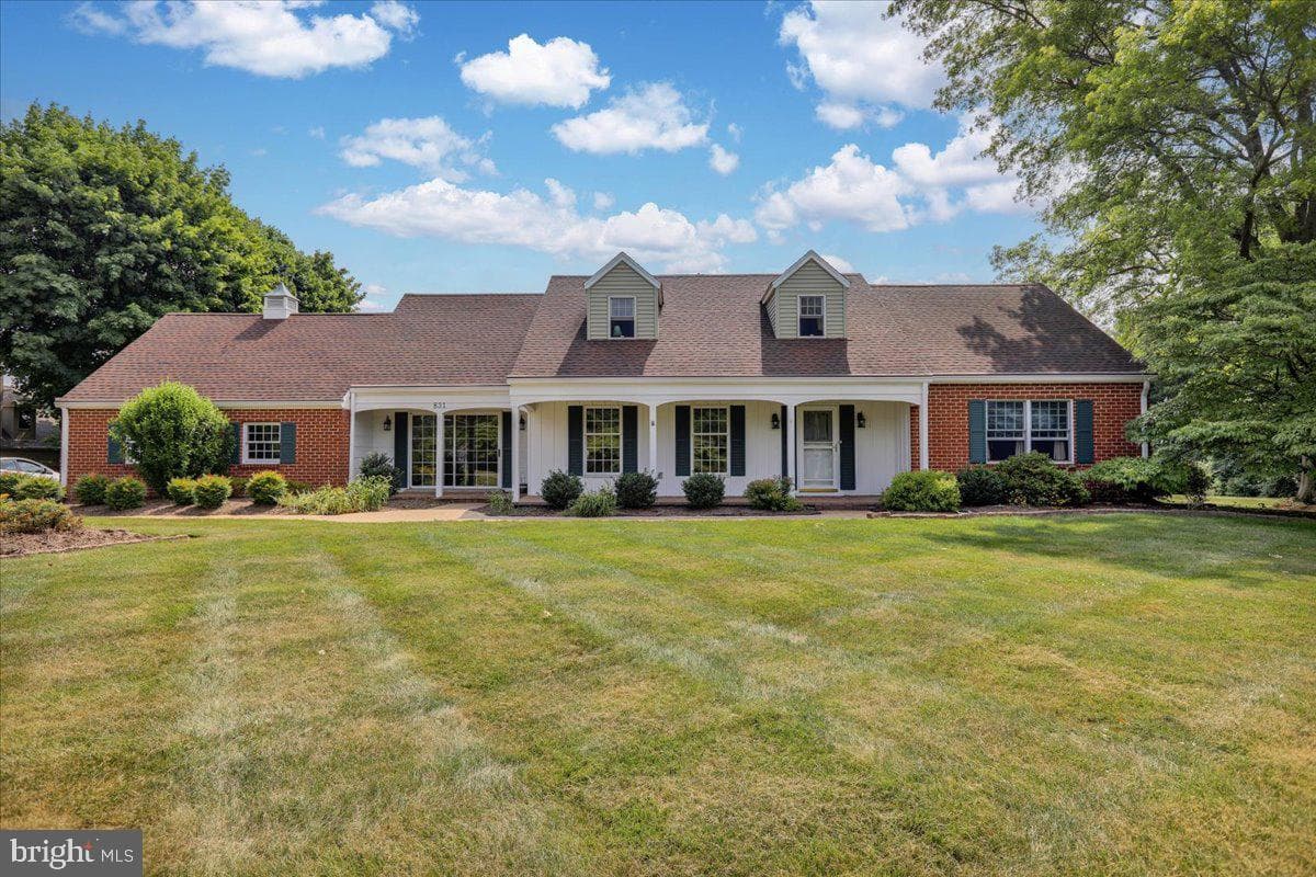 831 N Church Road photo 1