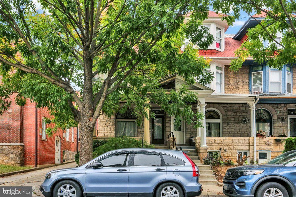 421 Windsor Street photo 1
