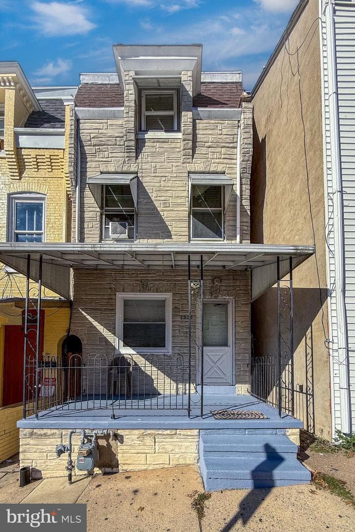 1235 Greenwich Street photo 1