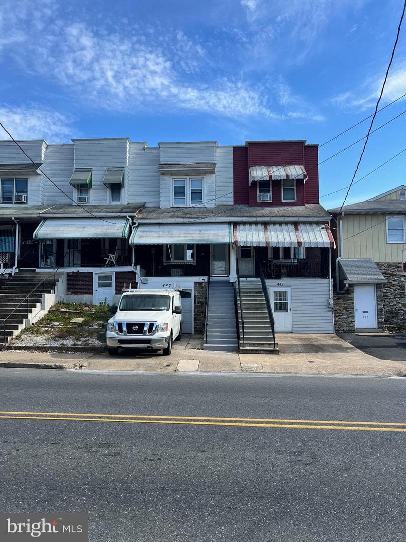 443 S 4th Street photo 1
