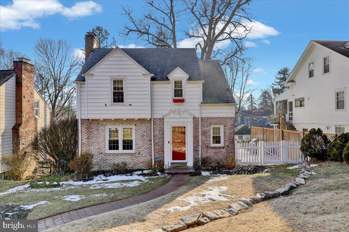 36 Wyomissing Hills Boulevard photo 1
