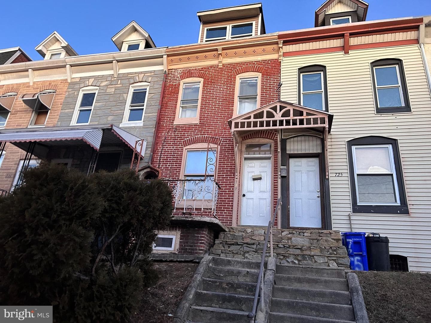 727 Birch Street photo 1