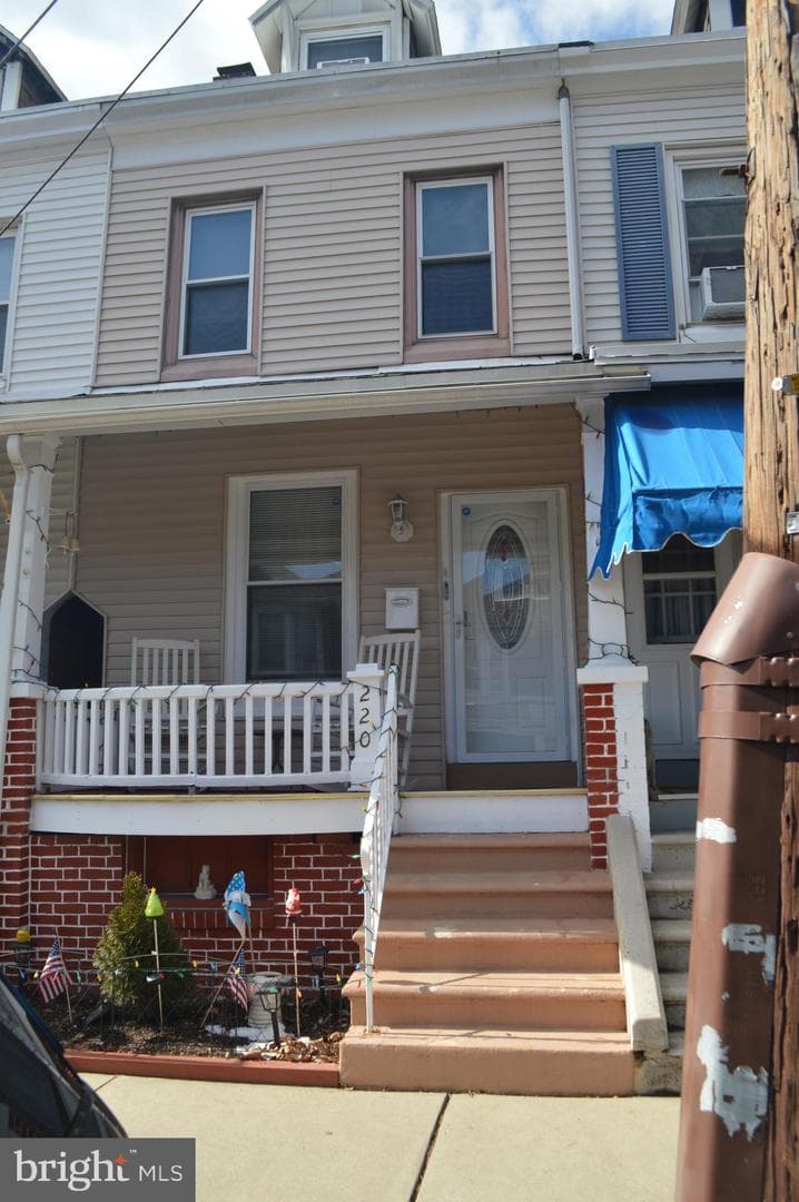 220 S 3rd Avenue photo 1