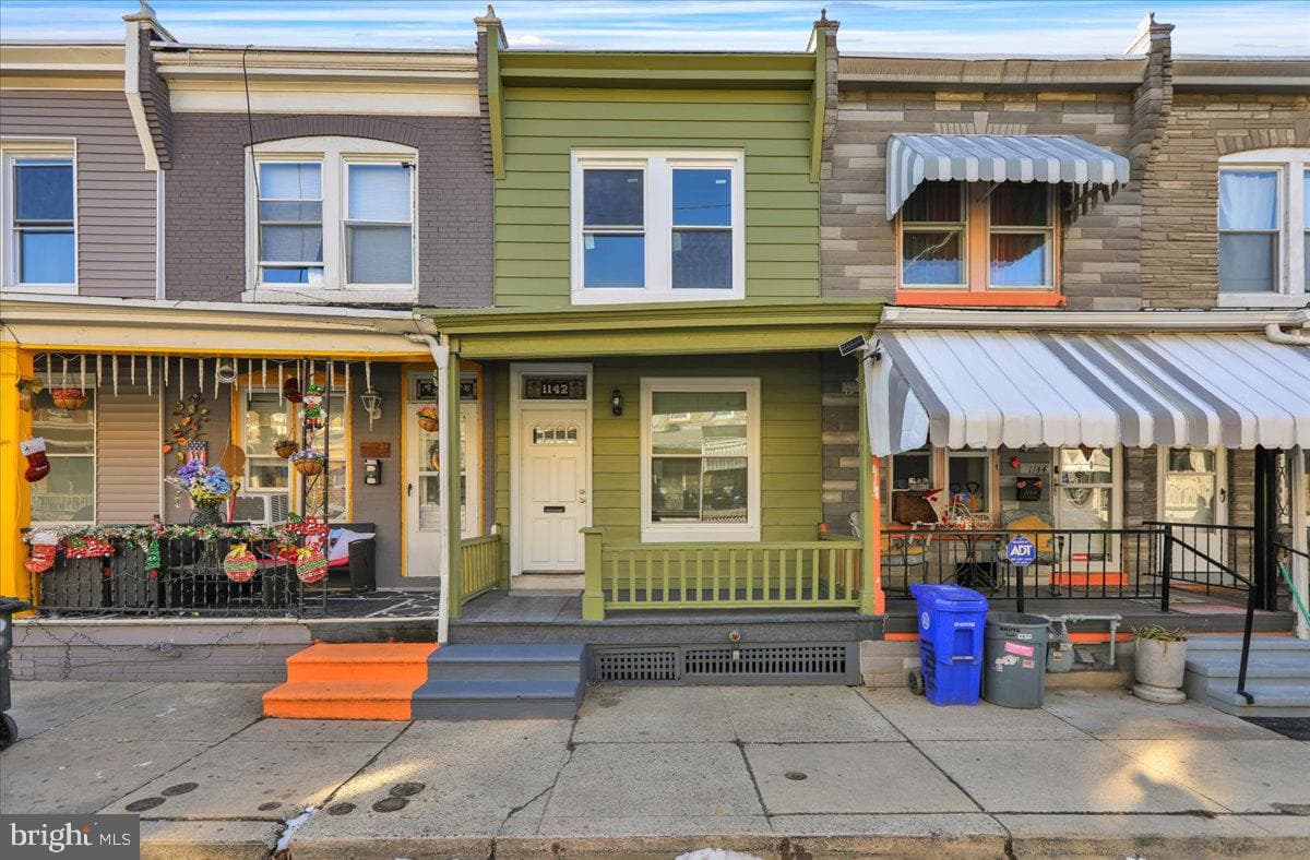 1142 Birch Street photo 1