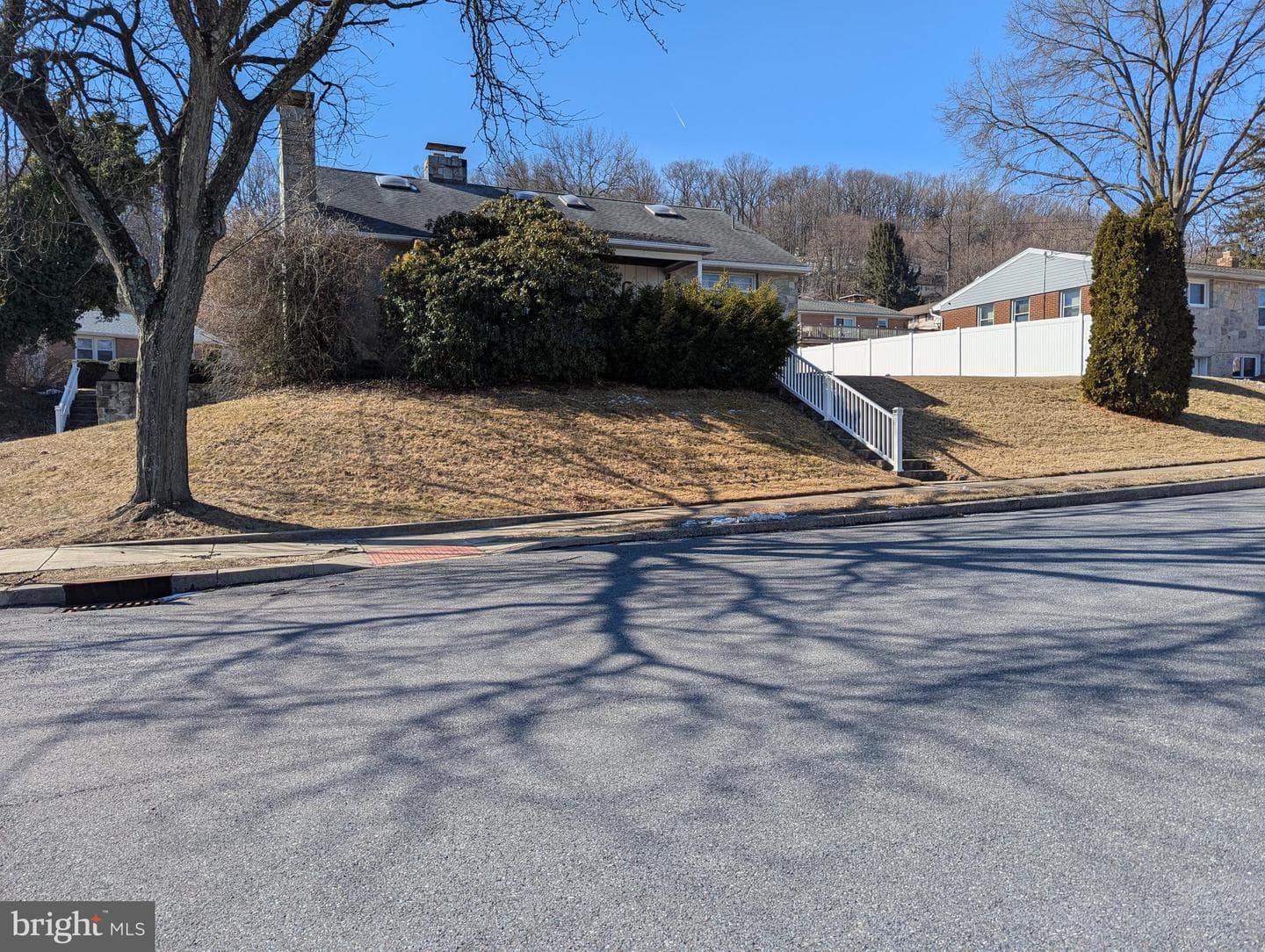 320 Hillside Drive photo 1