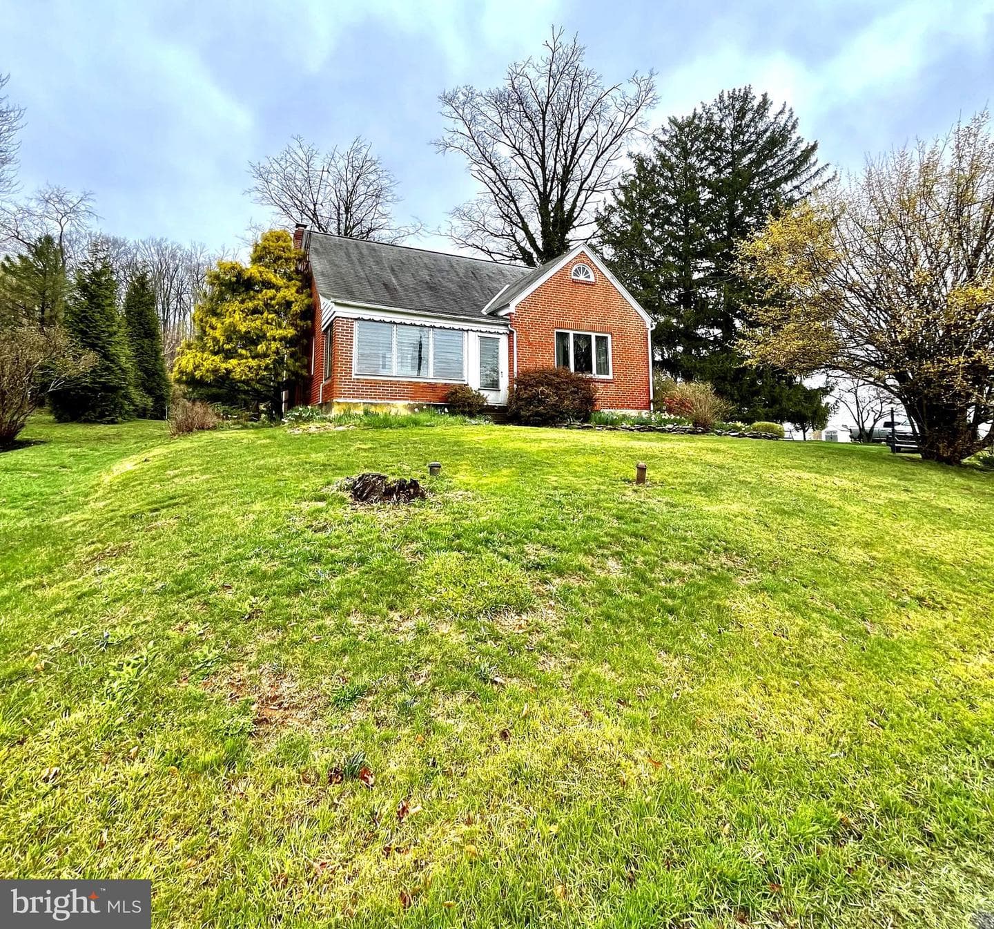 1042 Weisstown Road photo 1