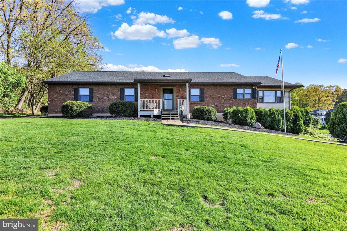 314 Sycamore Lane photo 1