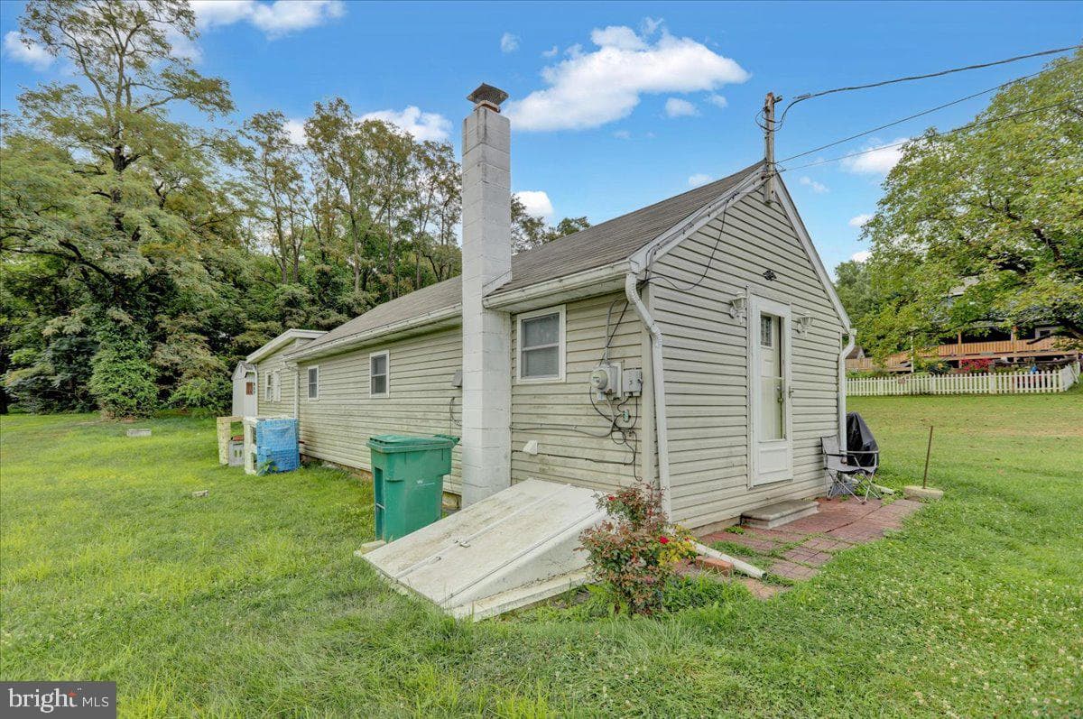 255 Keller Road photo 1