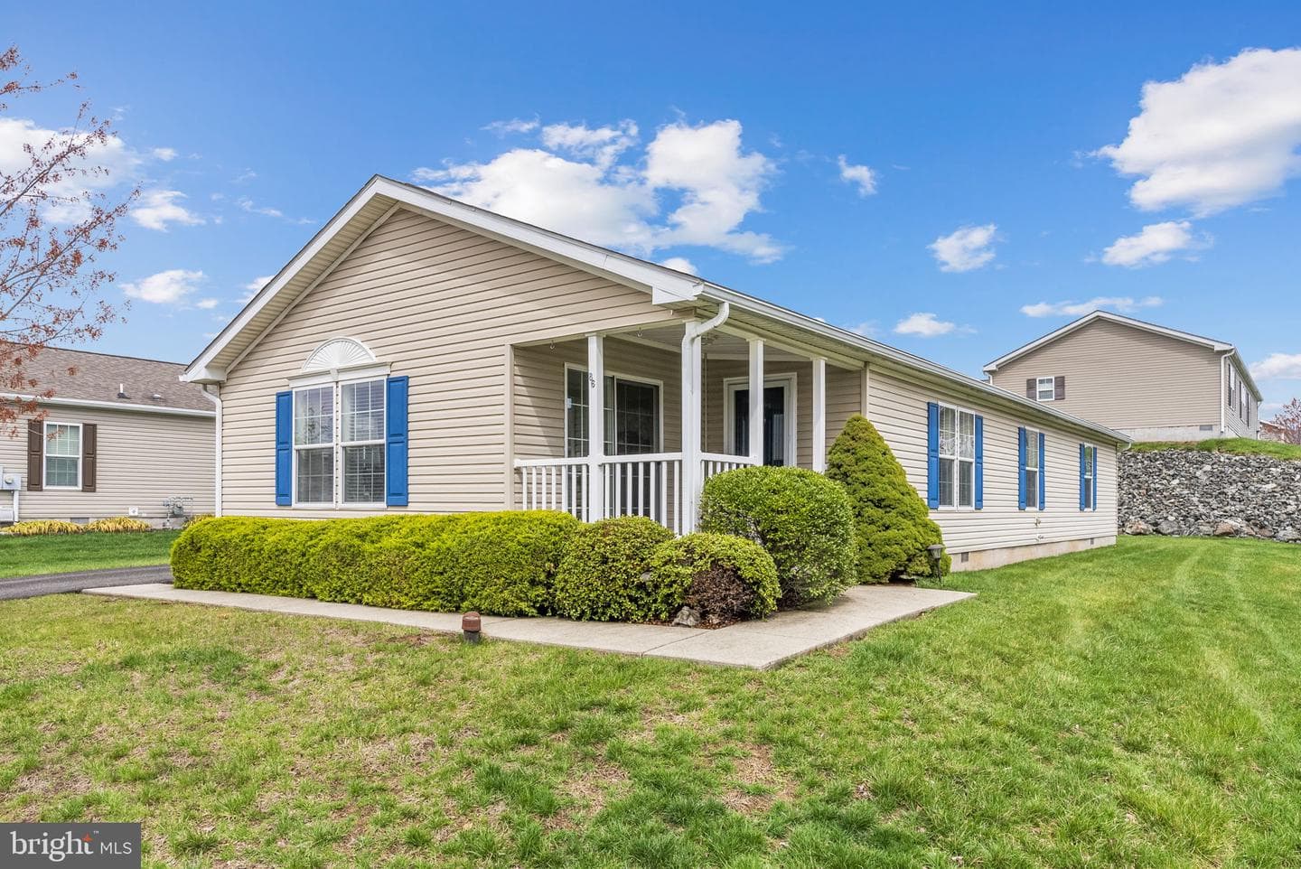 86 Westin Road photo 1