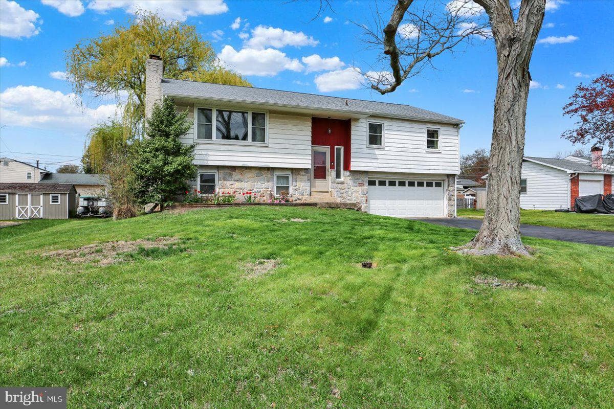 410 Laurelwood Drive photo 1