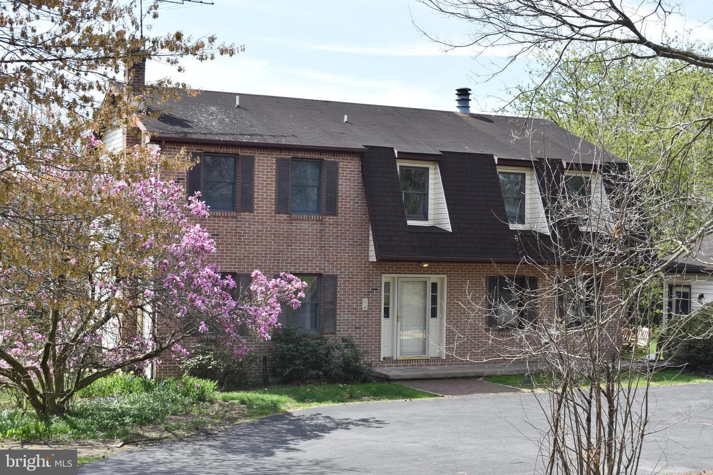 57 Skyview Drive photo 1