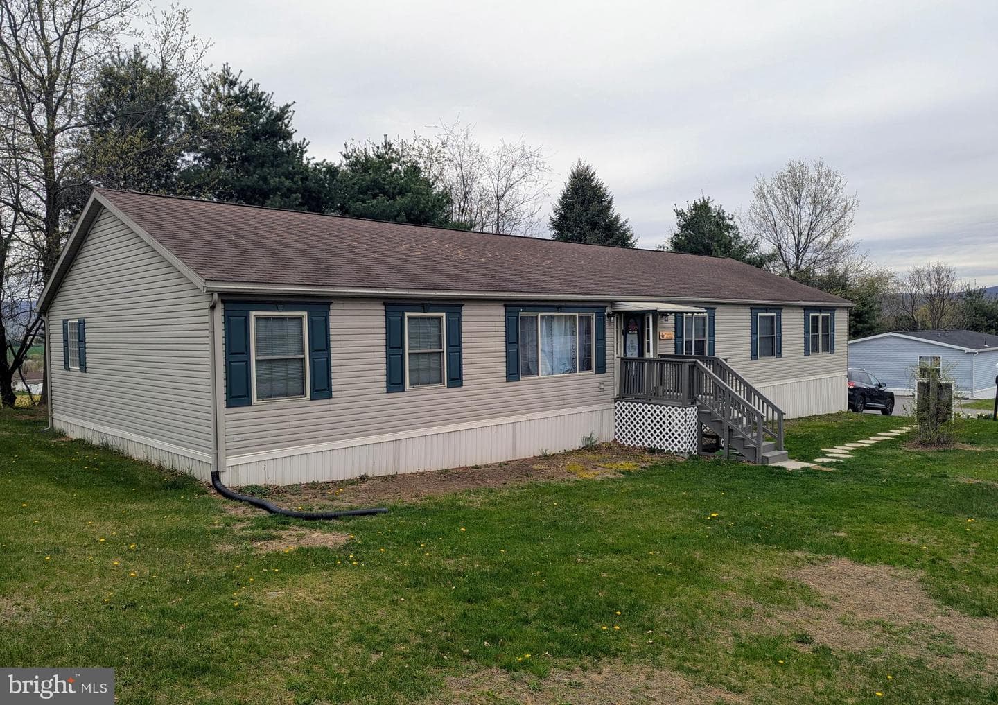 3 Hawthorne Lane photo 1