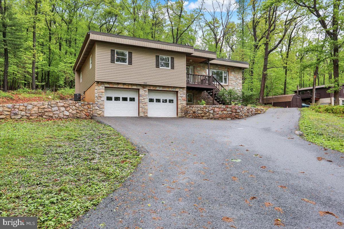 250 Skyline Drive photo 1