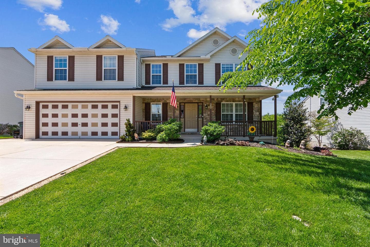 389 Mountain Bl photo 1