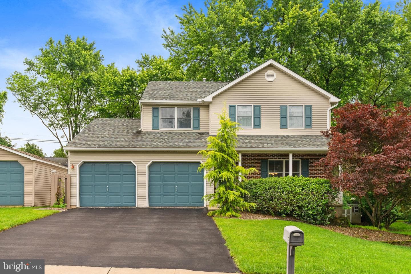 1036 Boeshore Circle photo 1