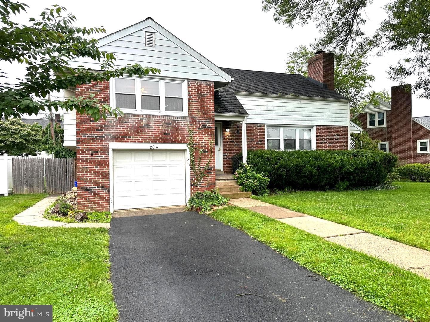 204 Opal Avenue photo 1