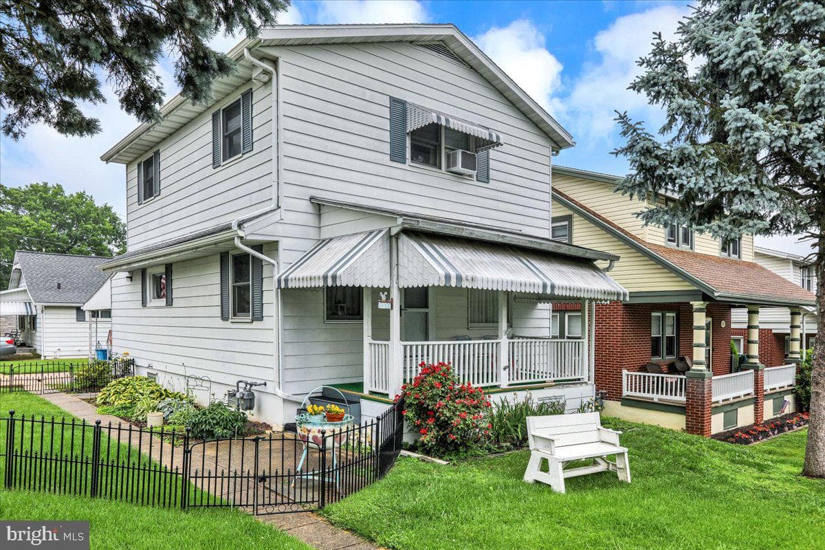 325 Summit Avenue photo 1