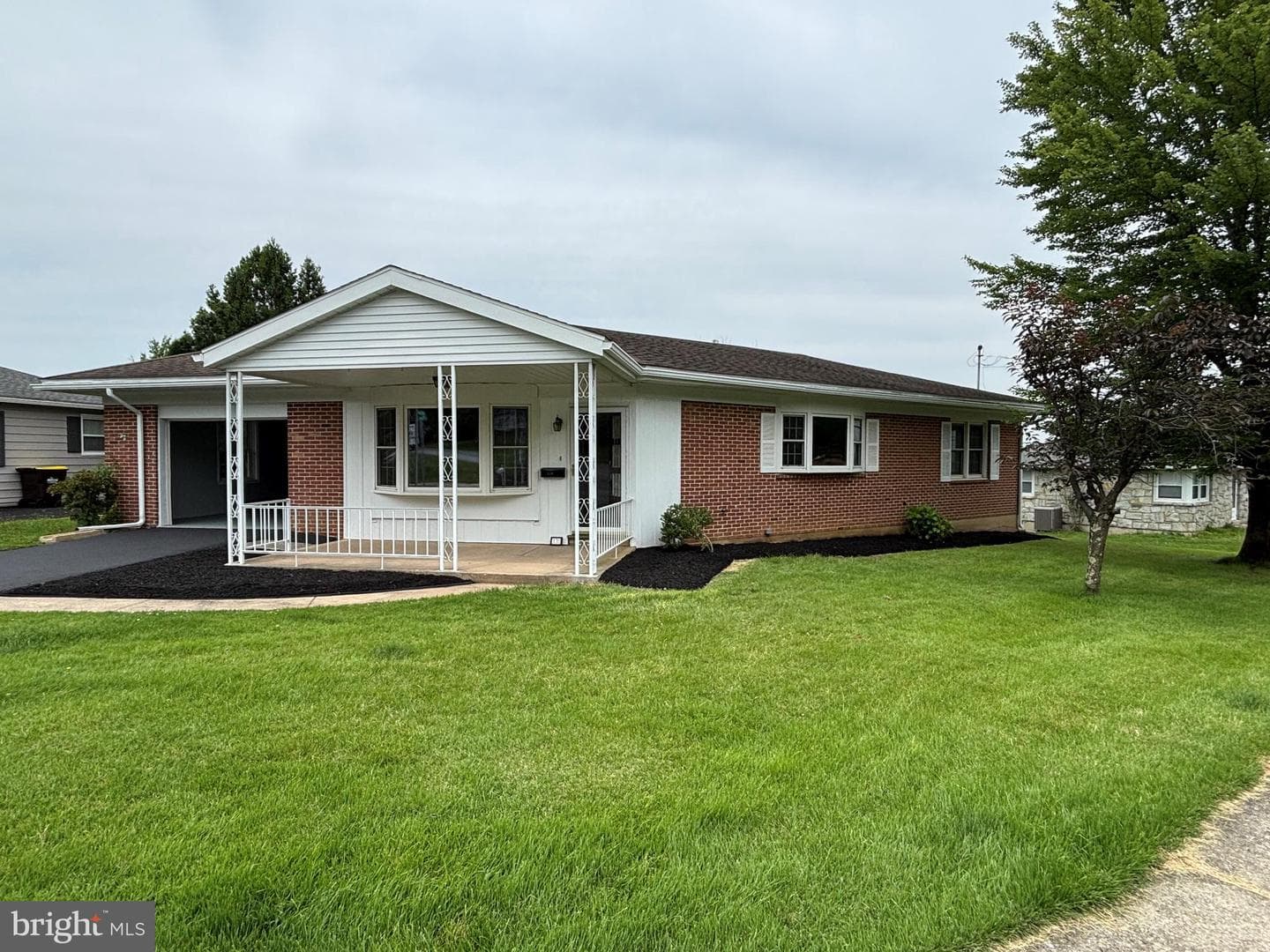 330 S Willow Street photo 1