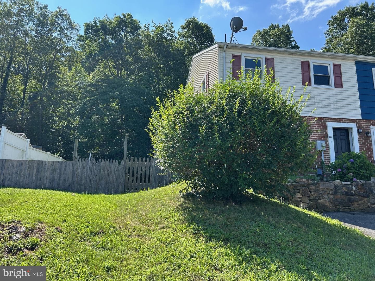 1046 Fox Run photo 1