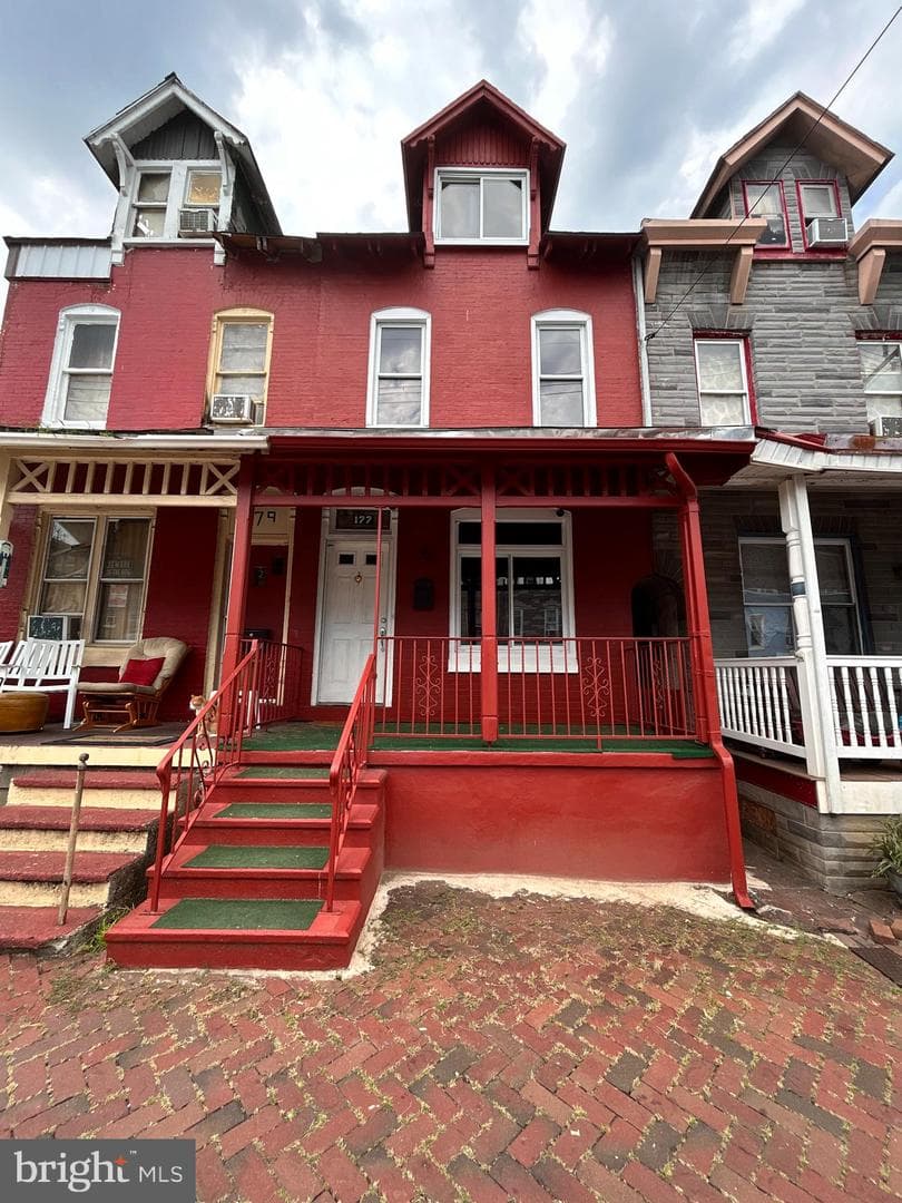 177 W Green Street photo 1