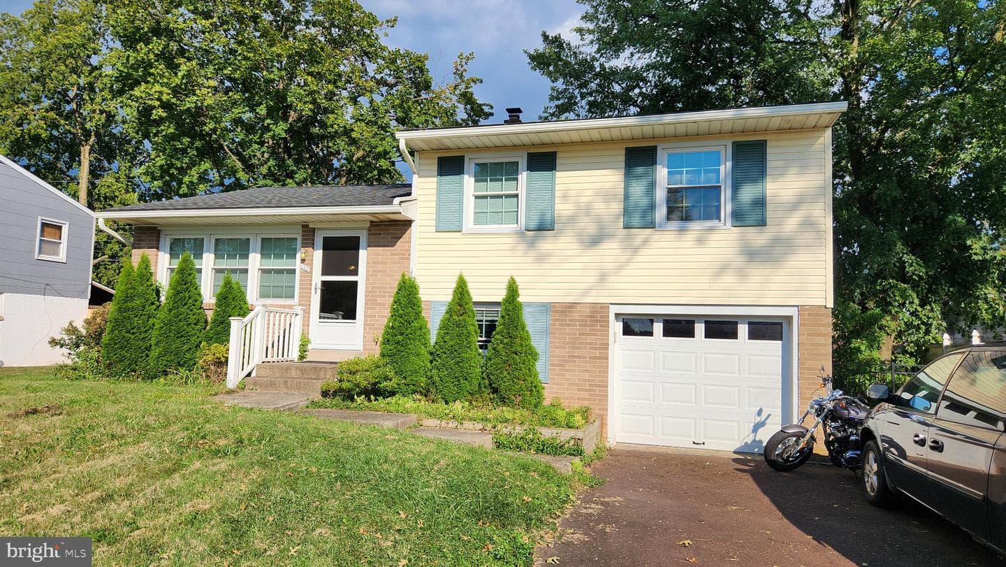 111 Maplewood Drive photo 1