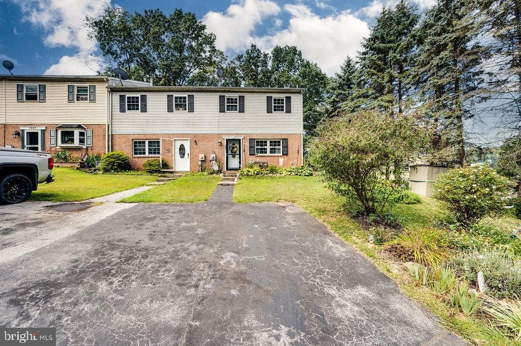1261 Fox Run photo 1