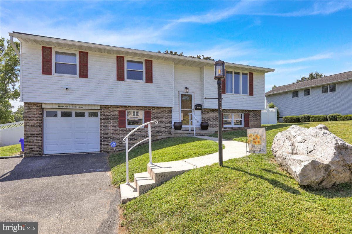 2144 Mayo Drive photo 1